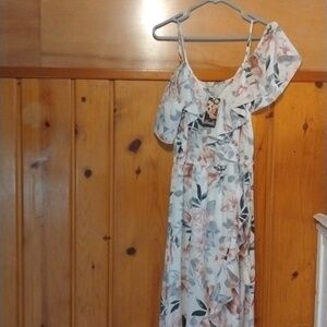 Hint of blush floral dress size medium